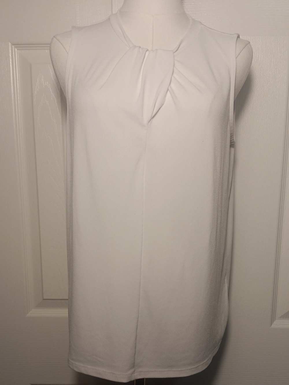 Banana Republic White Sleeveless Pleat-Front Blouse